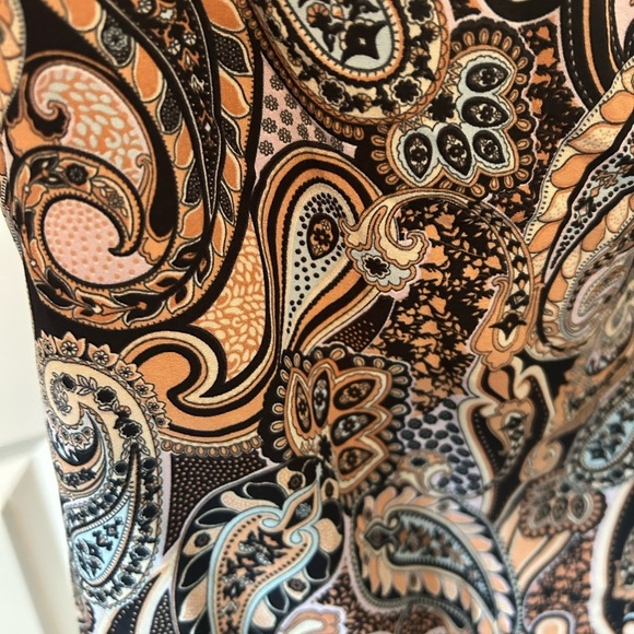 Chic Paisley Halter Top open back top - Picture 4 of 6